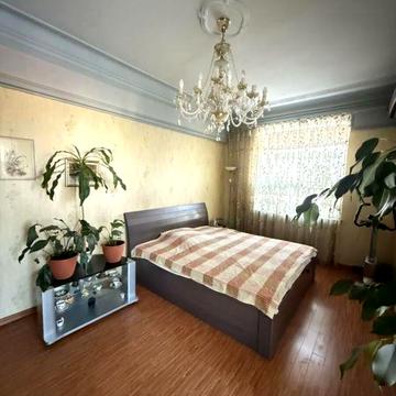 Почайнинська вул., 52