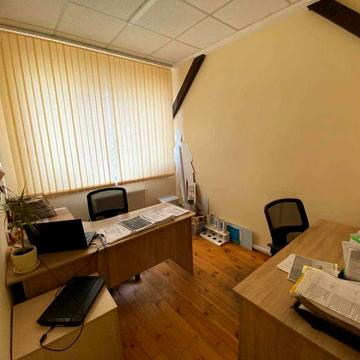 Уманська вул., 25