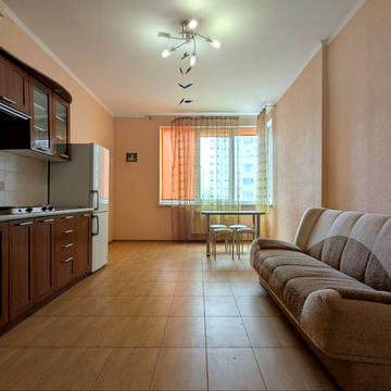 Середньофонтанська вул., 19б