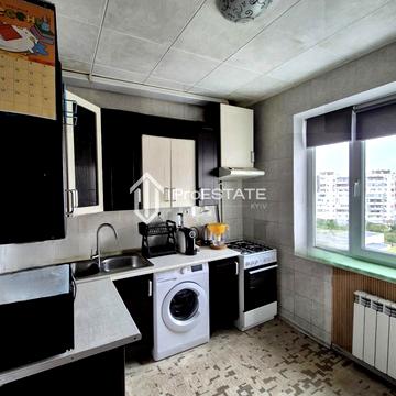 Милославська вул., 23