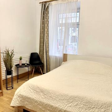 Замкова вул., 1