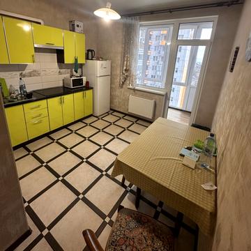 Середньофонтанська вул., 35