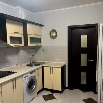 Осіння вул., 33