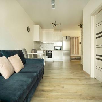 Академіка Заболотного вул., 1-Б