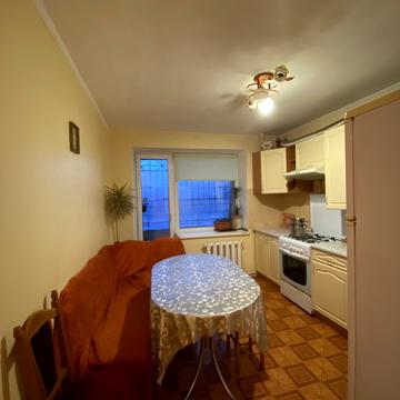 Рівна вул., 23