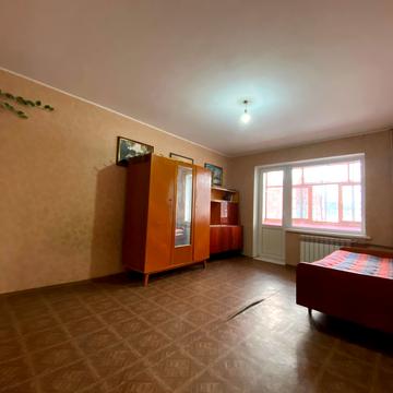 Курсанта Єськова вул., 8