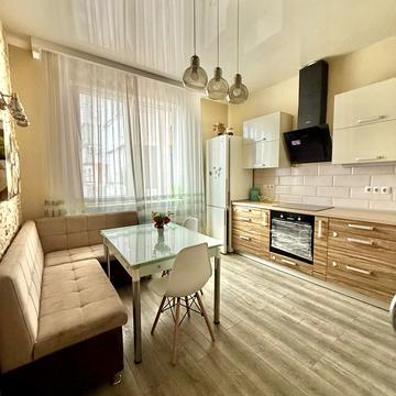 Середньофонтанська вул., 35