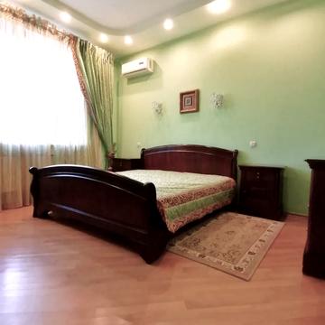 Антоновича вул. (Горького), 72