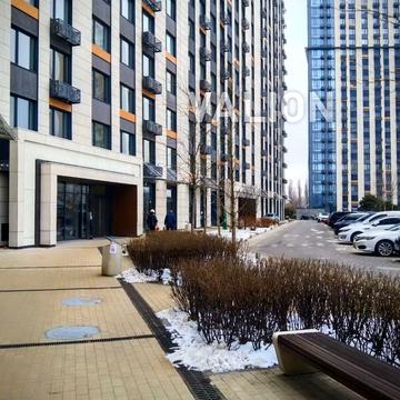 Академіка Заболотного вул., 1-Б