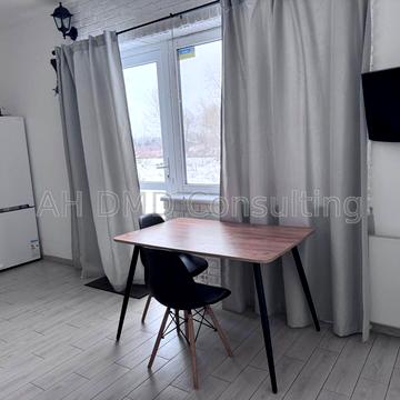 Ялтинська вул., 14