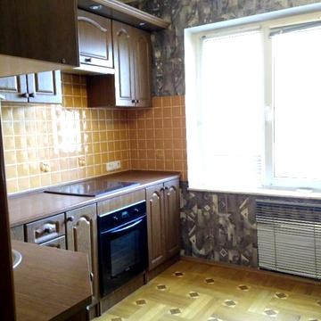 Князя Володимира Великого просп., 96