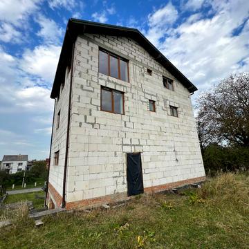 Садова вул.