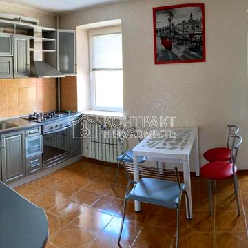 Героїв Харкова просп. (Московський), 64а