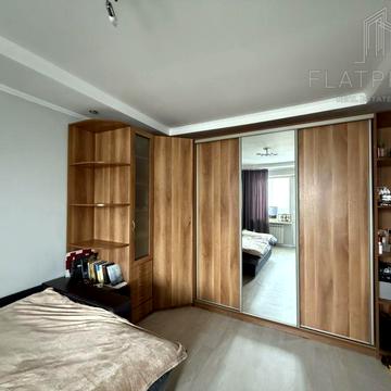 Чорнобильська вул., 21