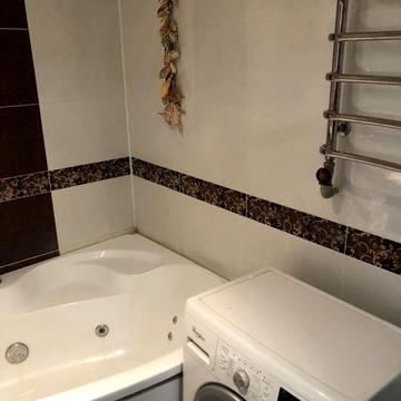 Науки просп. (Леніна), 13