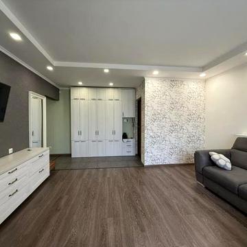 Кирила Трильовського вул., 5