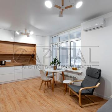 Драгоманова вул., 10