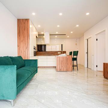 Весела вул., 35