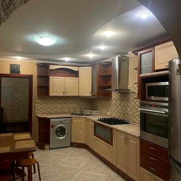 Набережна Перемоги вул., 136-А