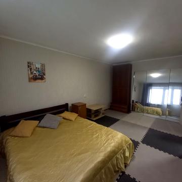 Варненська вул., 12/3