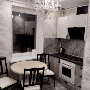 Богдана Хмельницького вул., 10