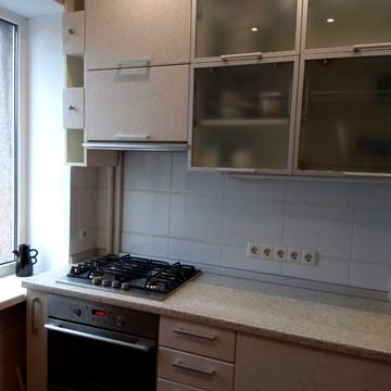 Тараса Кузьміна вул., 18