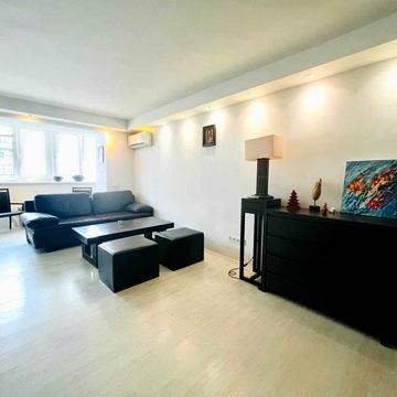 Павла Тичини просп., 5/1