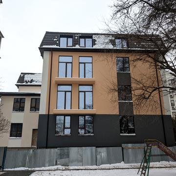 Яслинська вул., (Будинок)