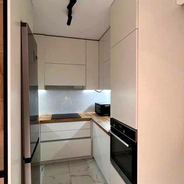 Володимира Сікевича вул., 12