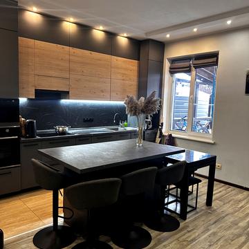 Виноградна, 22