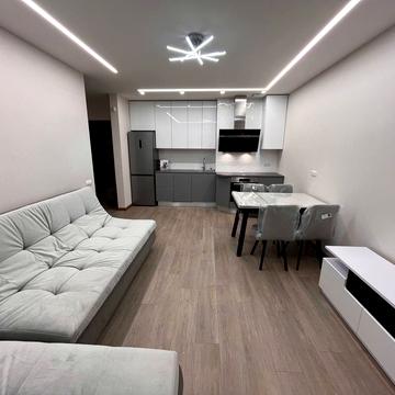 Євгена Сверстюка вул. (Марини Раскової), 6