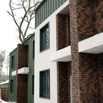 Варшавська вул., 37