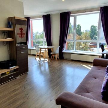 Вацлава Гавела бульв. (Івана Лепсе), 6/7а