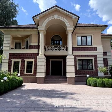 Спортивна вул.