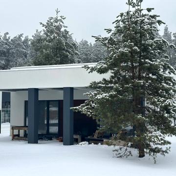 Академічна вул., 1