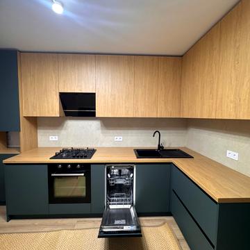 Героїв Миколаєва вул., (Будинок 3)