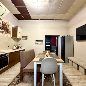 Коперніка вул., 9