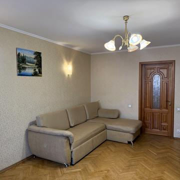 Валерія Лобановського просп. (Червонозоряний), 18