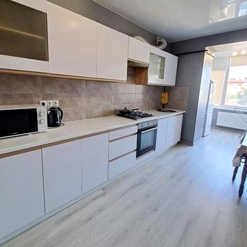 Хіміків вул., 8