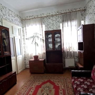 Павла Скоропадського вул. (Адмірала Макарова), 8