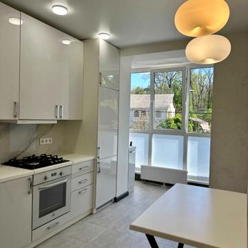 Миколи Сингаївського вул. (Ново-Оскольська), 10