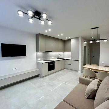 Салютна вул., (Будинок 02301-02303)