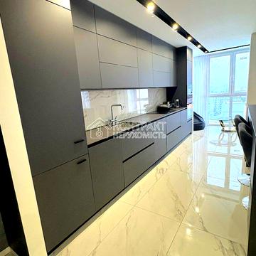 Гвардійців-Широнінців вул., (Будинок 8)