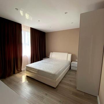 Хотинська вул., 12