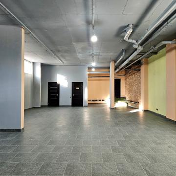 Юнацька вул., 17