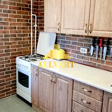 Ореста Левицького вул. (Академіка Курчатова), 13