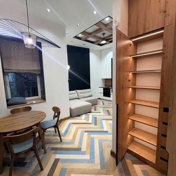 Михайлівська вул., 6