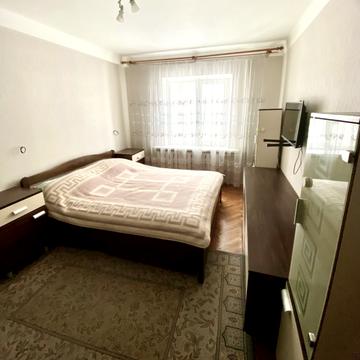 Павла Тичини просп., 5