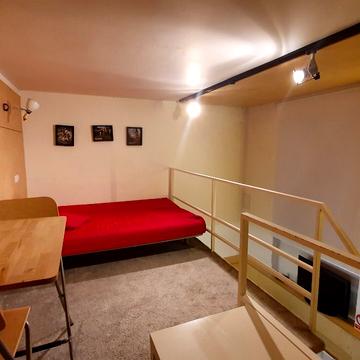 Євгена Коновальця пров. (Урицького), 4