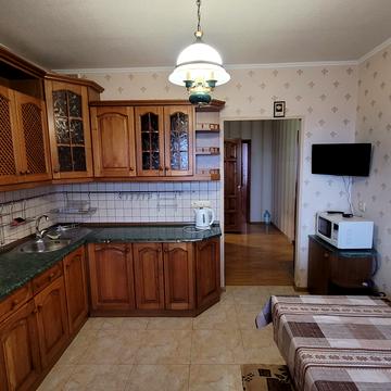 Лісовий просп., 35